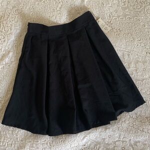 Love & liberty Black pleated skirt NWT
